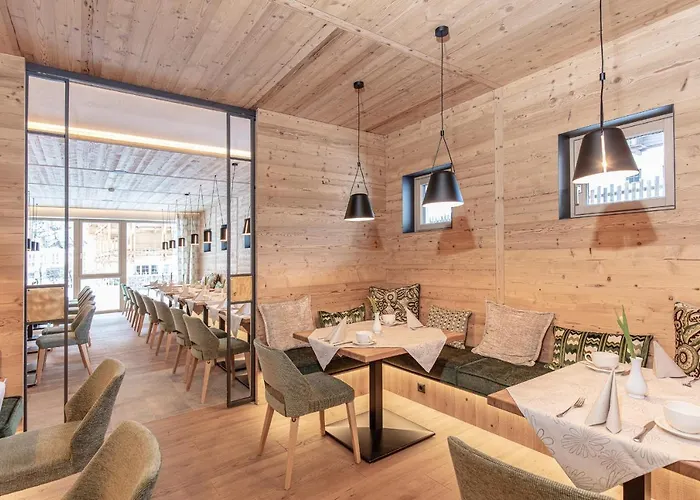 Отель Urbanhof 3*