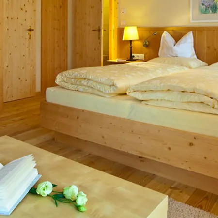 فندق Urbanhof 3*