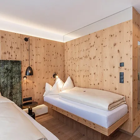 فندق Urbanhof 3*