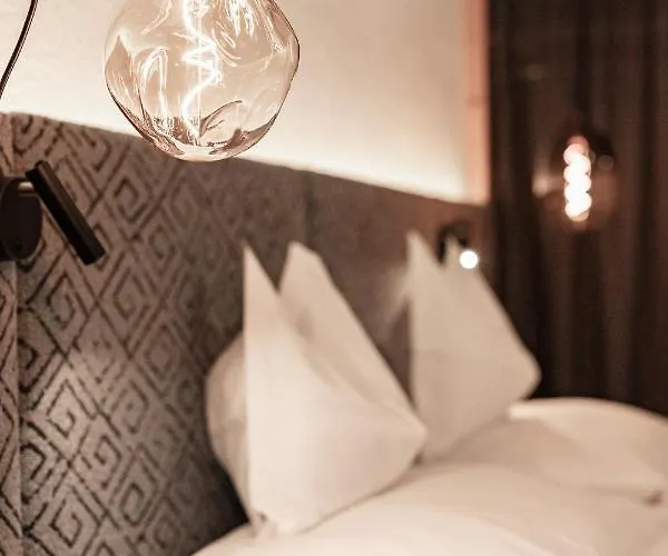 Hotell Urbanhof 3*