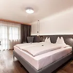 Urbanhof 3* Зёльден