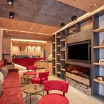 Urbanhof Отель Зёльден